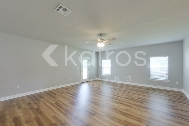 Foto del edificio - 13730 Willowmore Dr