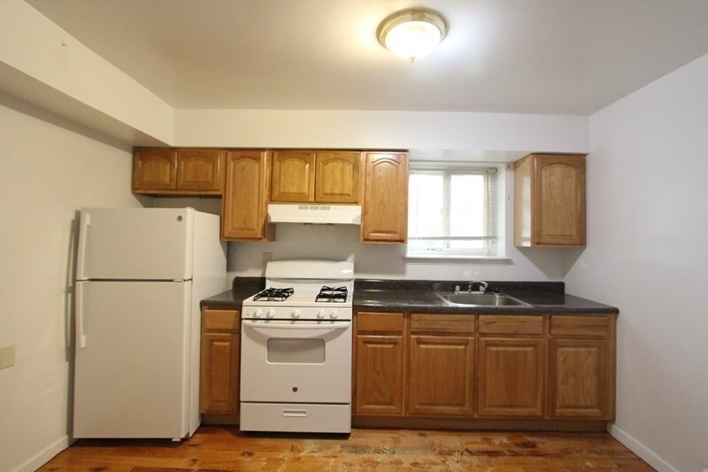 Building Photo - 840 Calhoun Ave