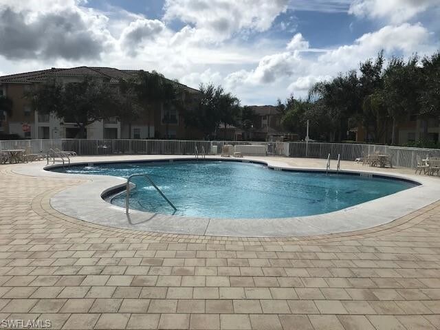 Foto del edificio - 3947 Del Sol Ln