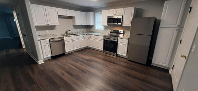 Building Photo - 40216 Hendrix Ln