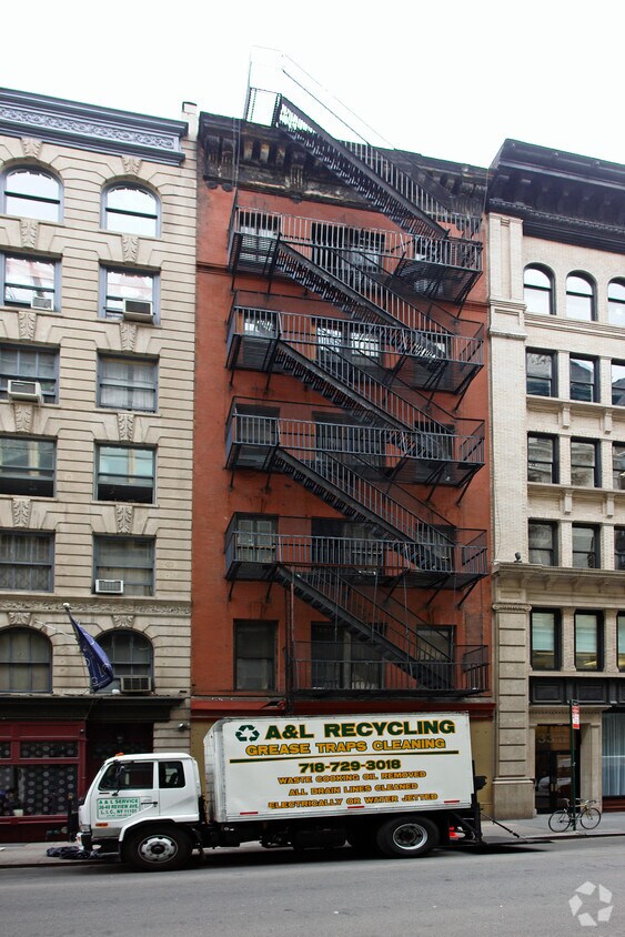 Building Photo - 35 W 19th St