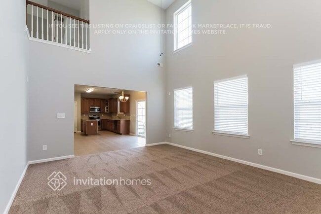 Foto del edificio - 12120 Palomar Dr