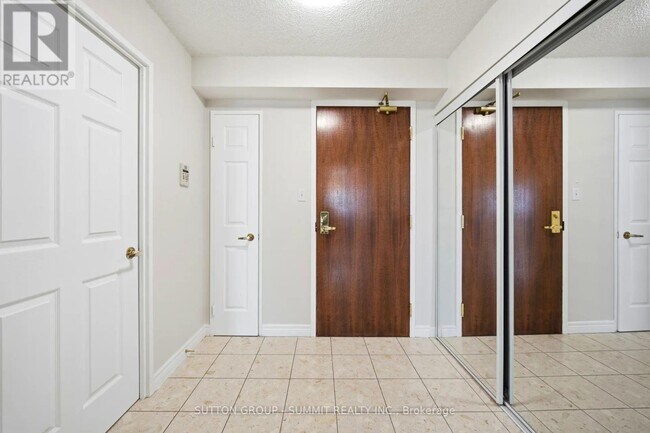 Photo du bâtiment - 156 Enfield Pl