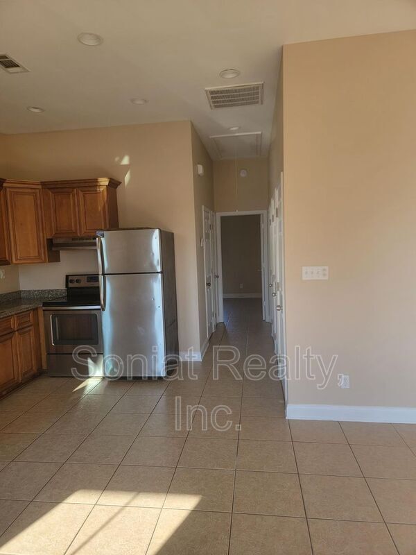 Foto del edificio - 6060 Wickfield Dr