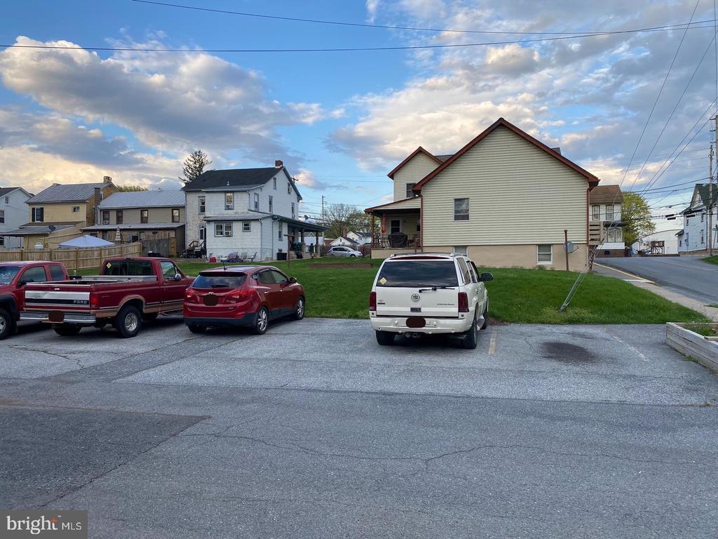 2101 Main St Unit APT E, Mohrsville, PA 19541 Room for Rent in