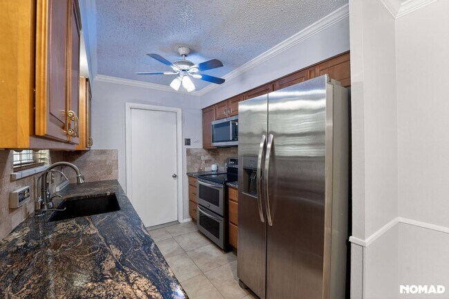 Foto del edificio - 5718 Charlie Chan Dr