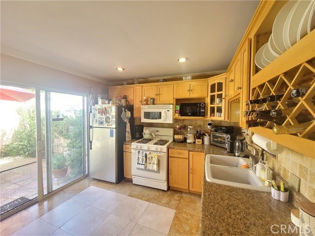 Building Photo - 6541 Wystone Ave