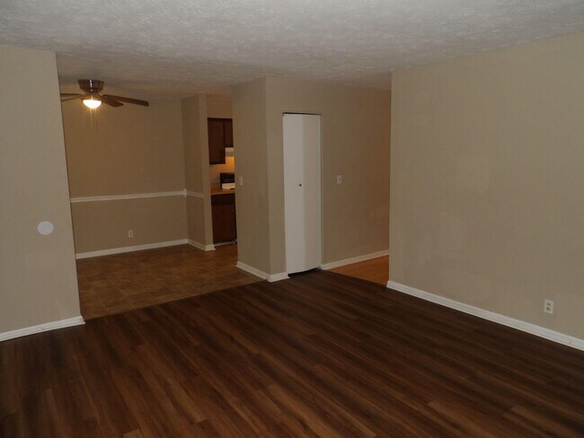 Building Photo - 172 Landings Dr