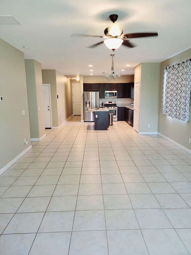 Building Photo - 4 Bedroom Single Family Home in gated community in Maricopa