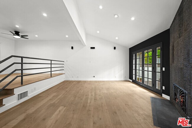 Foto del edificio - 17088 Palisades Cir