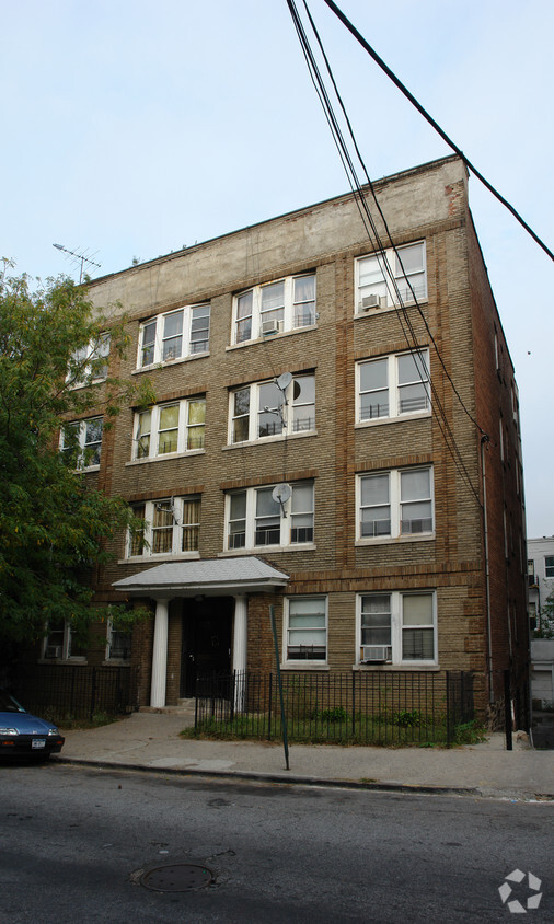 Building Photo - 10 Coyle Pl