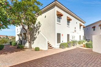 Building Photo - 2950 W Louise Dr