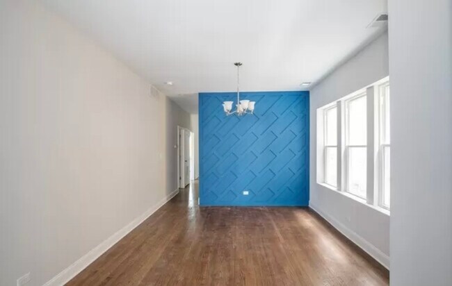 Dining room - 7825 S Constance Ave