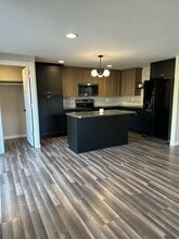 Building Photo - 1416 S Rebecca Ln