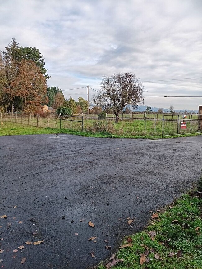 Foto del edificio - Country Living In The Independence Area Is...