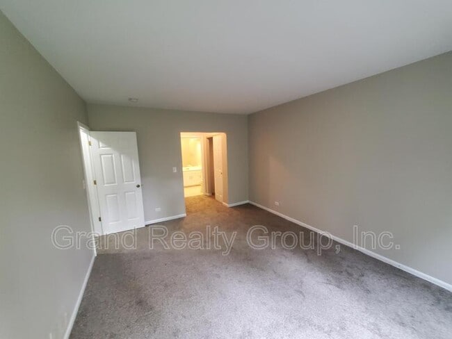 Foto del edificio - 1209 Chatham Ct