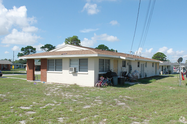 Foto del edificio - Pineda Homes