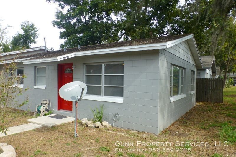 Foto principal - 2 Bed, 2 Bath Duplex in Downtown Leesburg