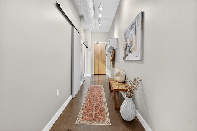 Building Photo - 66 Bay St S