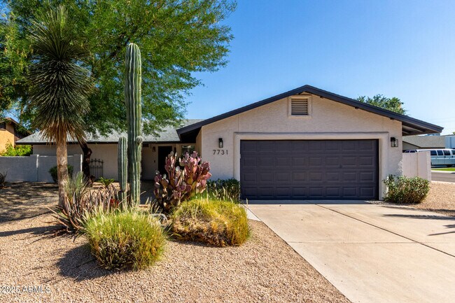 Foto del edificio - 7731 E Rose Ln