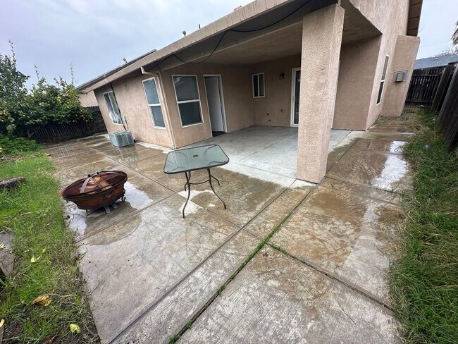 Foto del edificio - 1 Story Home