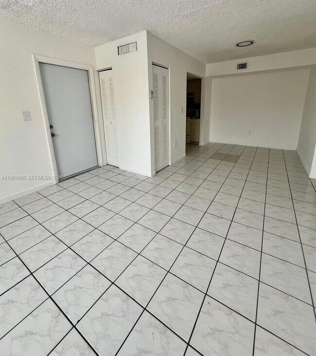 Building Photo - 590 NW 114th Ave