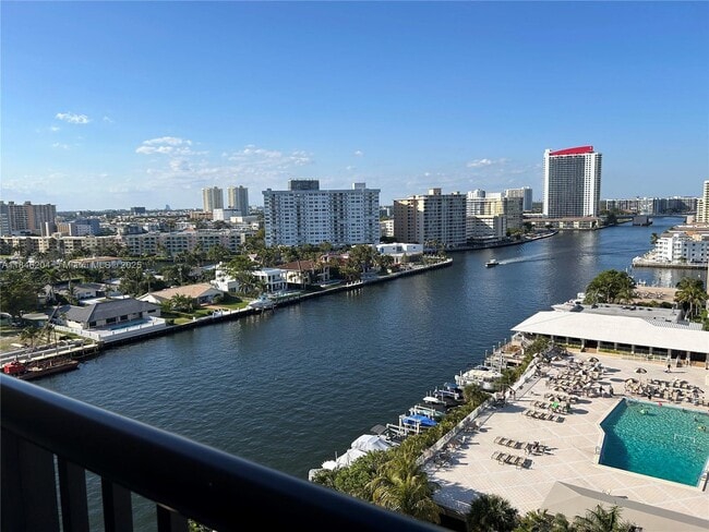 Building Photo - 2017 S Ocean Dr