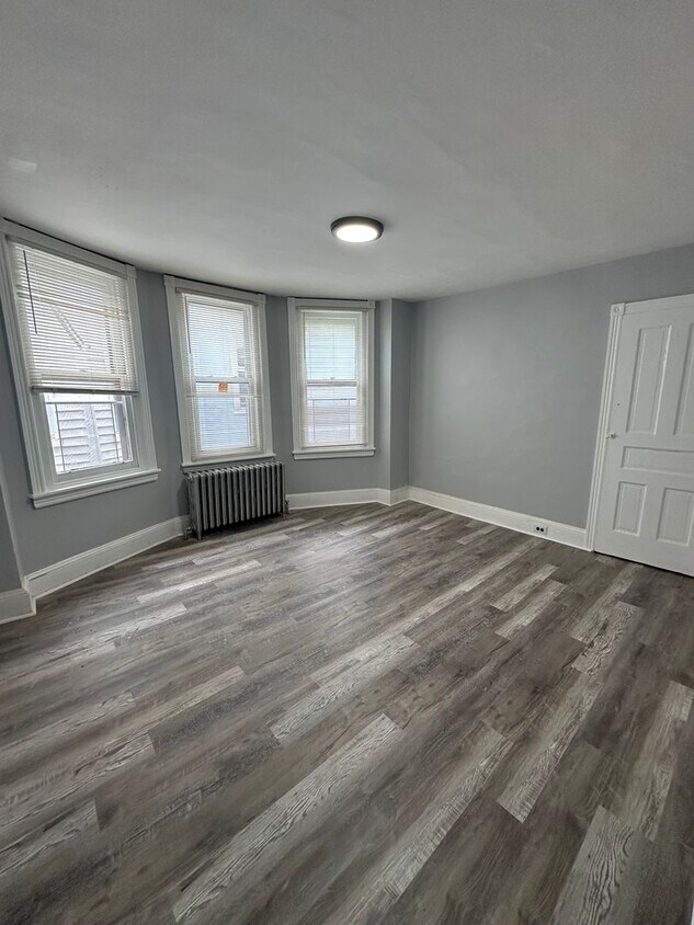 Foto principal - 117 N Front St