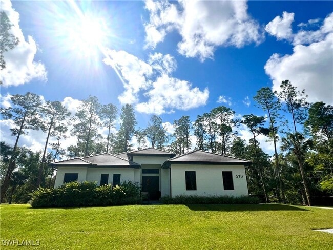 Building Photo - 510 12th Ave NE