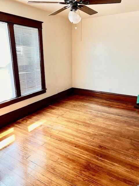 Foto del edificio - 305 Oak St