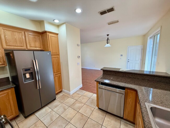 Building Photo - 5443 Washoe St