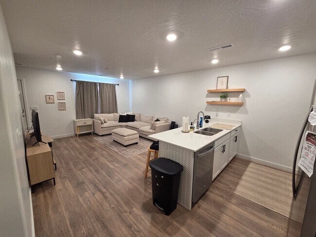 Foto del edificio - 3294 E Elkhorn Ln