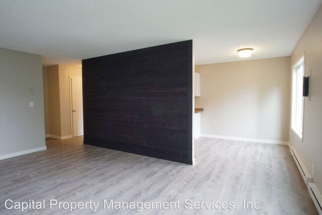 Building Photo - 4147-4153 SE 37th Ave