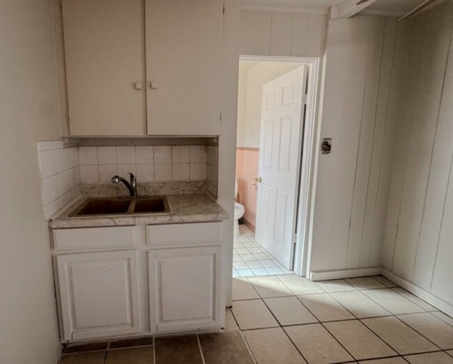 Foto del edificio - 710 N Grove St