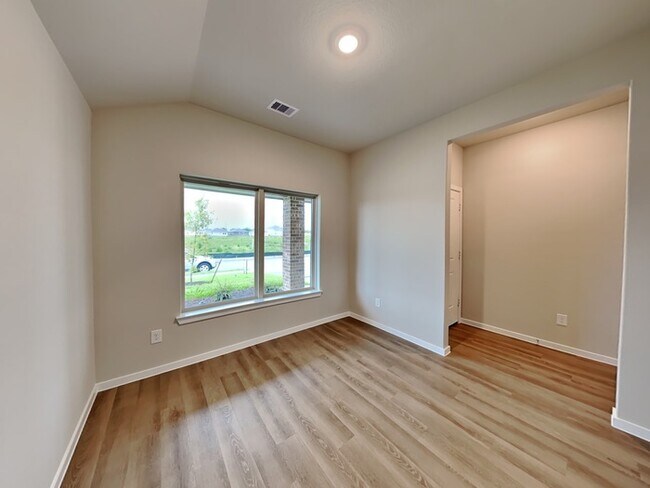 Foto del edificio - 17331 Ridge Dr