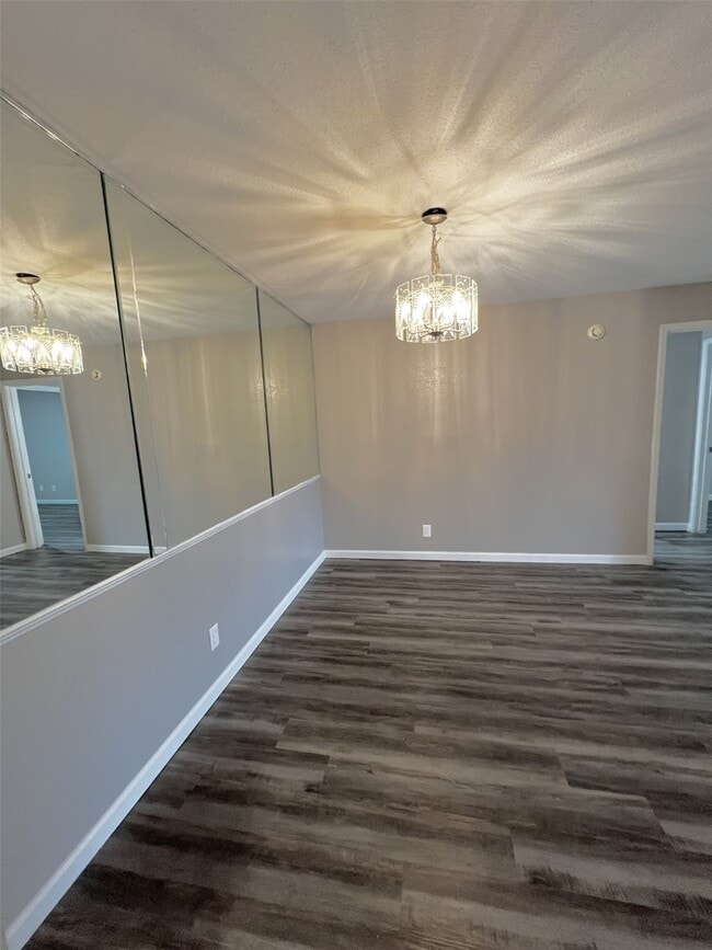 Building Photo - 9700 Leawood Blvd
