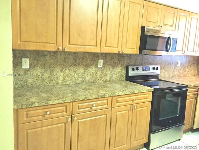 Foto del edificio - 1437 NE 56th St