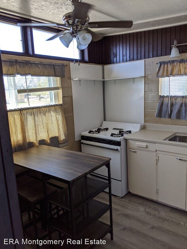 Building Photo - 1 br, 1 bath House - 505 N. Halagueno-B