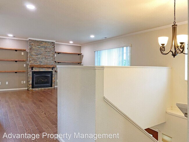 Building Photo - 4 br, 3 bath House - 303 Topaz Street