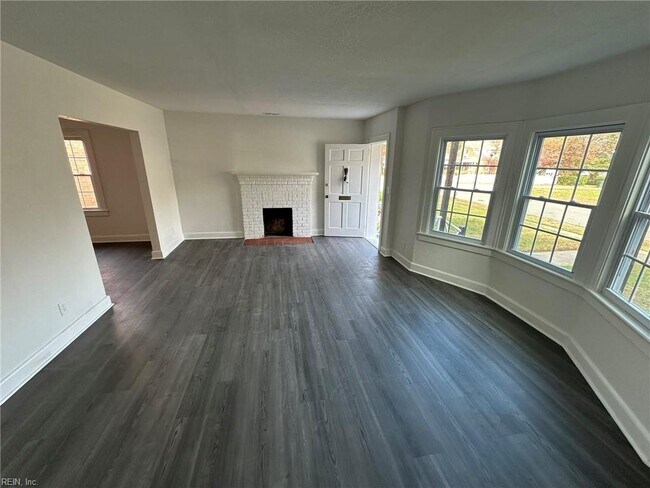 Building Photo - 131 Chesterfield Rd