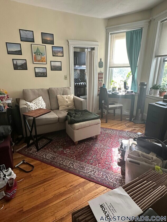Primary Photo - 1330 Commonwealth Ave