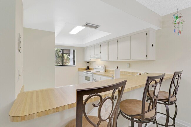 Foto del edificio - 1600 NE Dixie Hwy