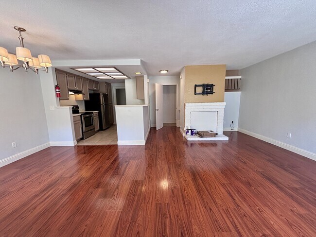 Photo - 1002 Devonwood Townhome
