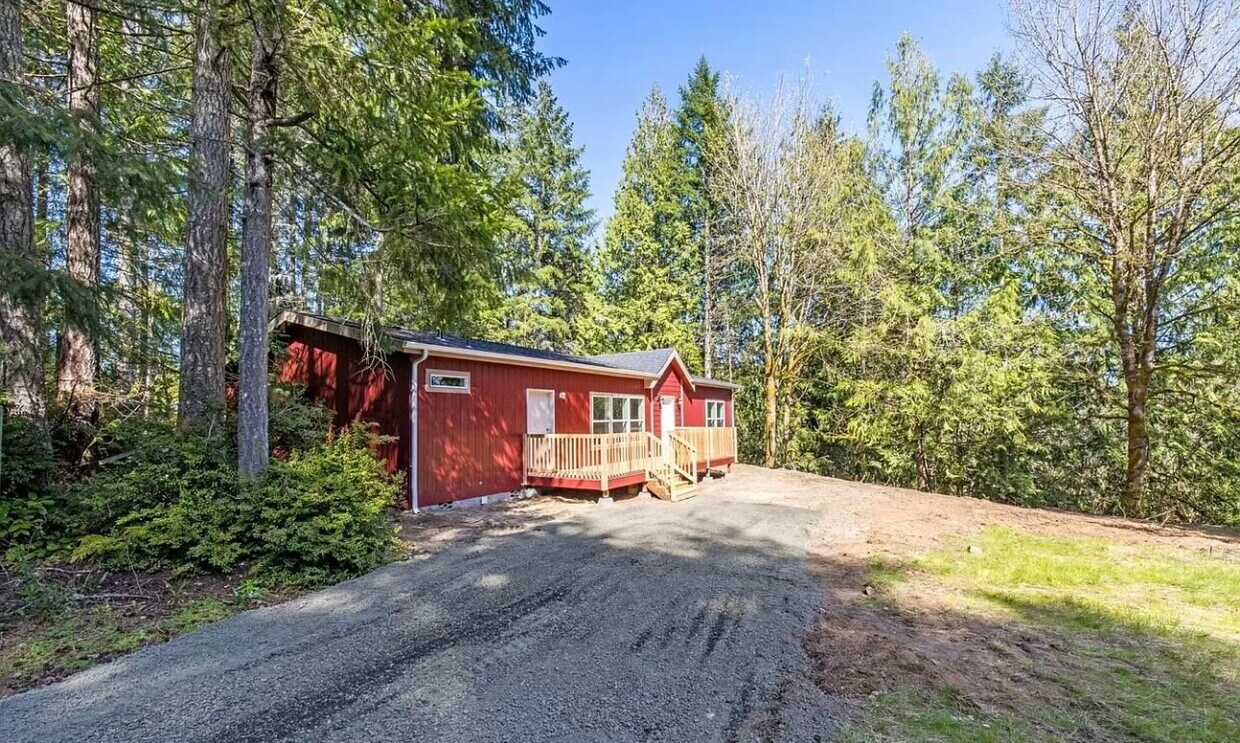 Primary Photo - 471 Stadium Beach Rd W
