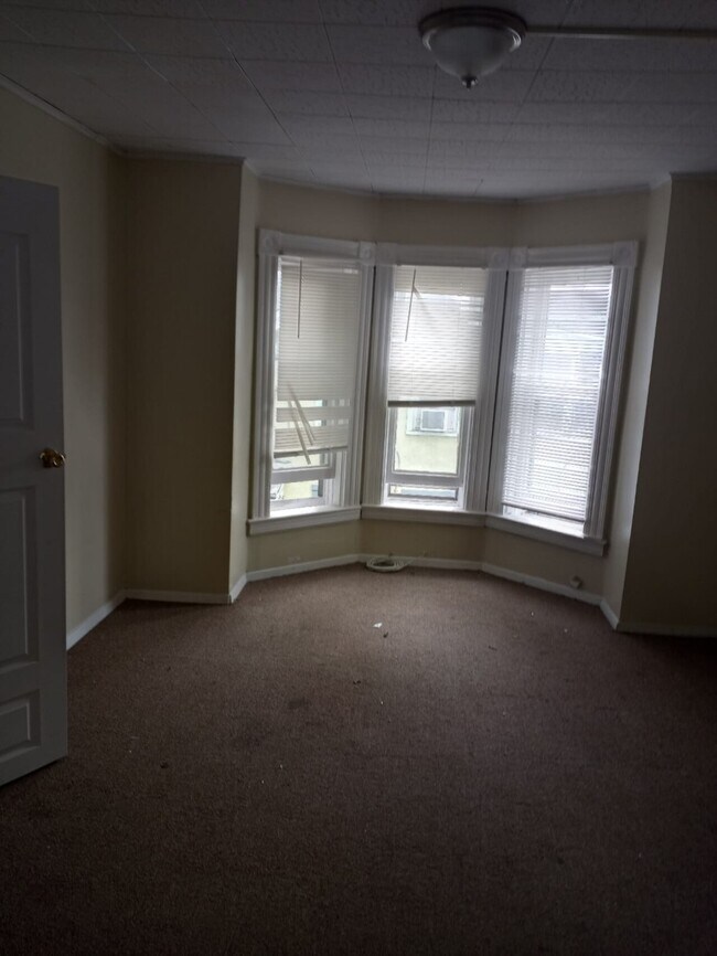 Foto del edificio - 113 Clifford Ave