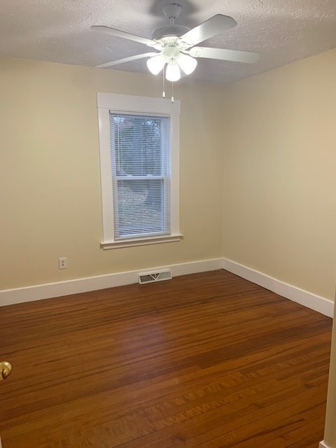 Building Photo - 115 Maple St