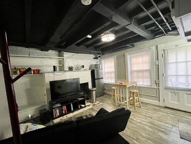 Foto del edificio - 6 Champney Pl