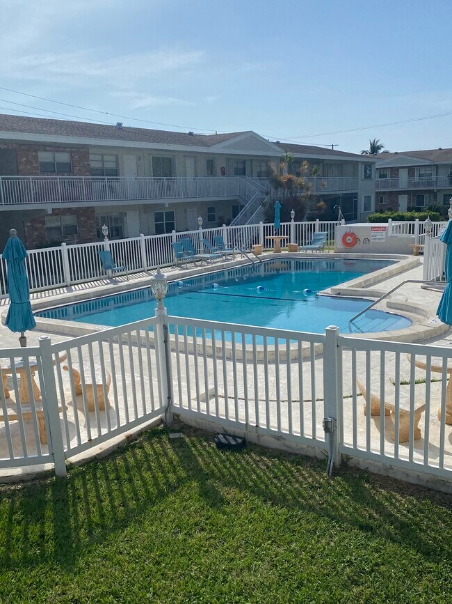 Pool - 3860 NE 21st Way