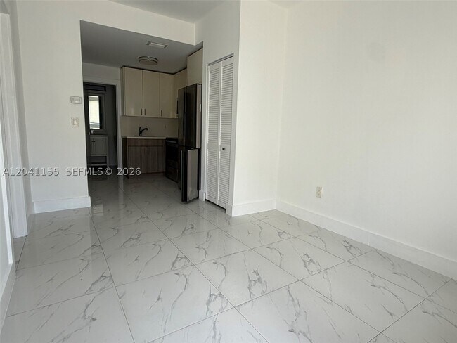 Foto del edificio - 111 SW 11th St