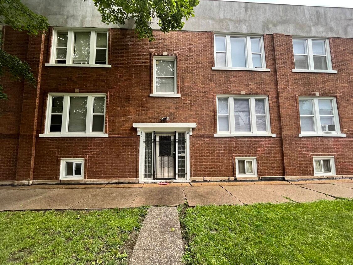 Primary Photo - 818 W 84th St